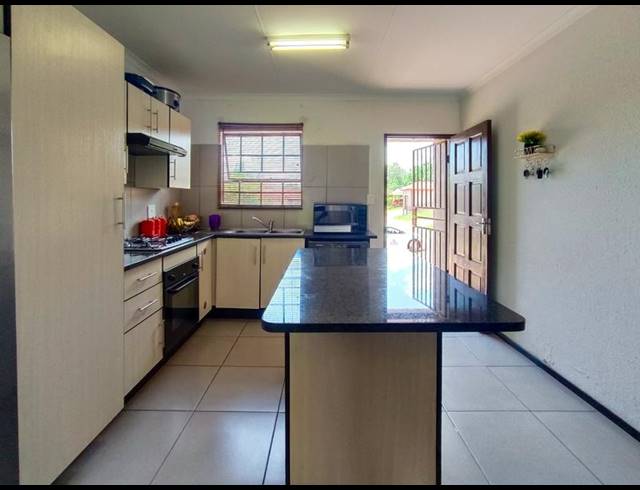 3 BEDROOM HOUSE FOR SALE IN HEATHERVIEW